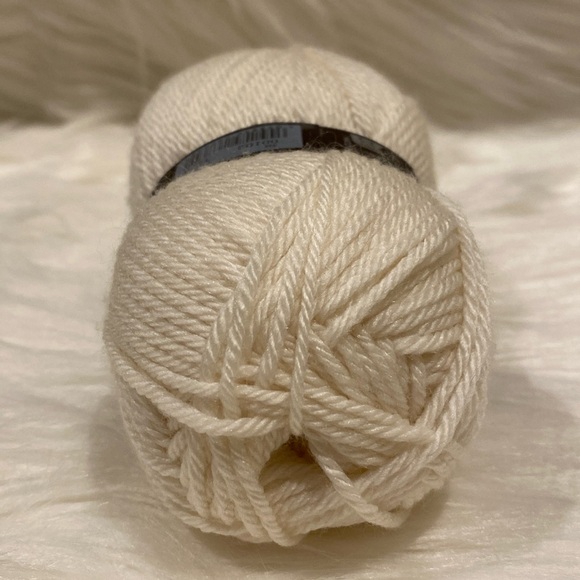 8-skeins, Rowan Baby Cashsoft Merino Yarn #102 Cream, NWTags @, all same dye lot - Picture 4 of 15